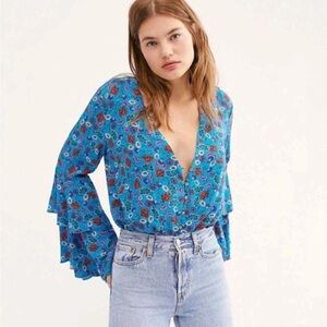 NWT Free People She’s Dainty Blue Floral Bodysuit- Size S